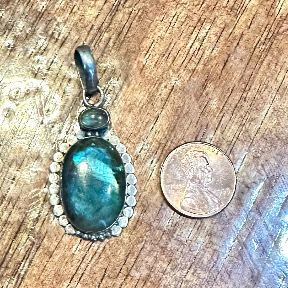 Vintage, Blue Flash, Solid Sterling Labradorite P… - image 2